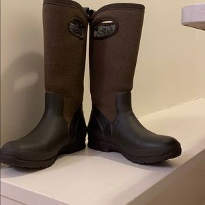 BOGS waterproof boot- size 8/39, Green/Brown